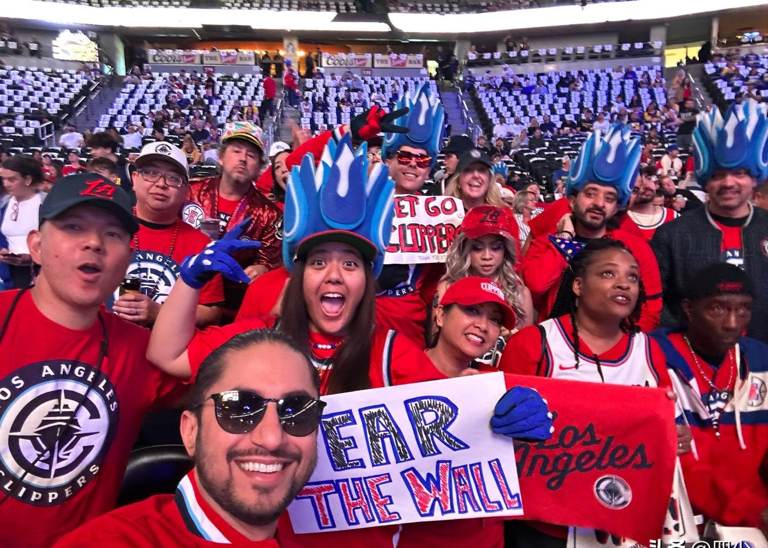 在线体育-纽约尼克斯训练开放日；今晚防线松动引欢呼；全明星赛在即；团队化学反应显著的简单介绍